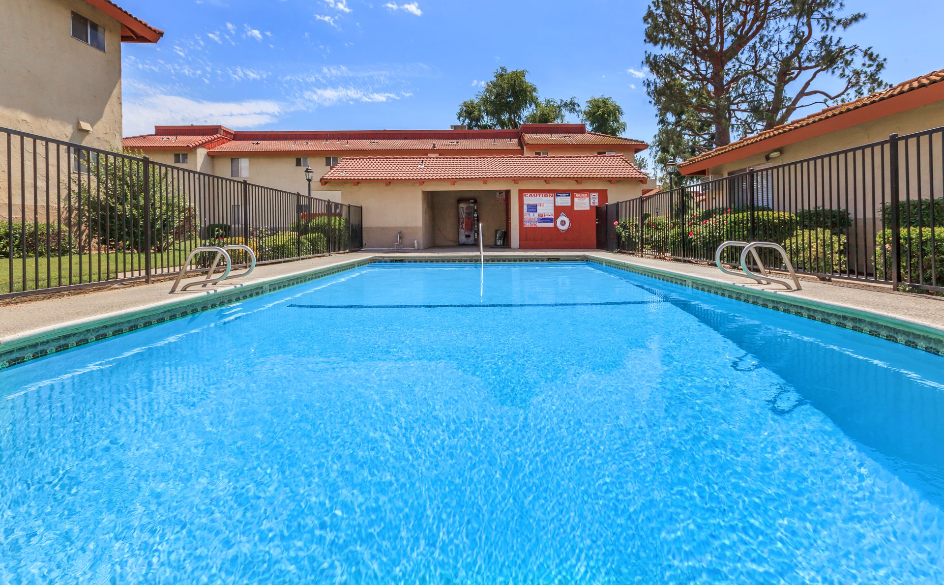 Sunburst Apartments Apartment Living in Fresno, CA