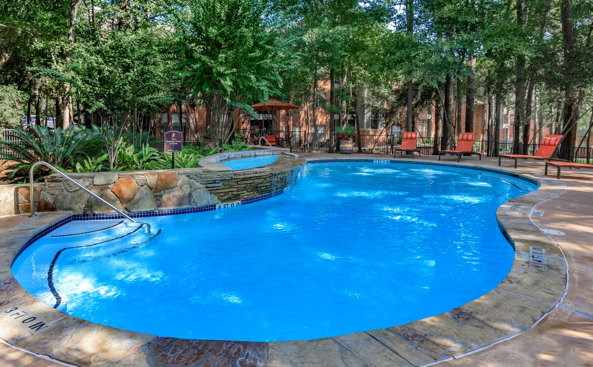 White Oak Apartment Living in Conroe, TX