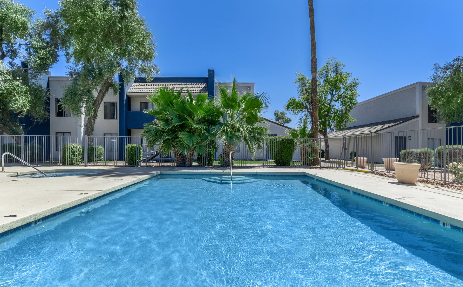 Rise Camelback Apartment Living in Glendale, AZ