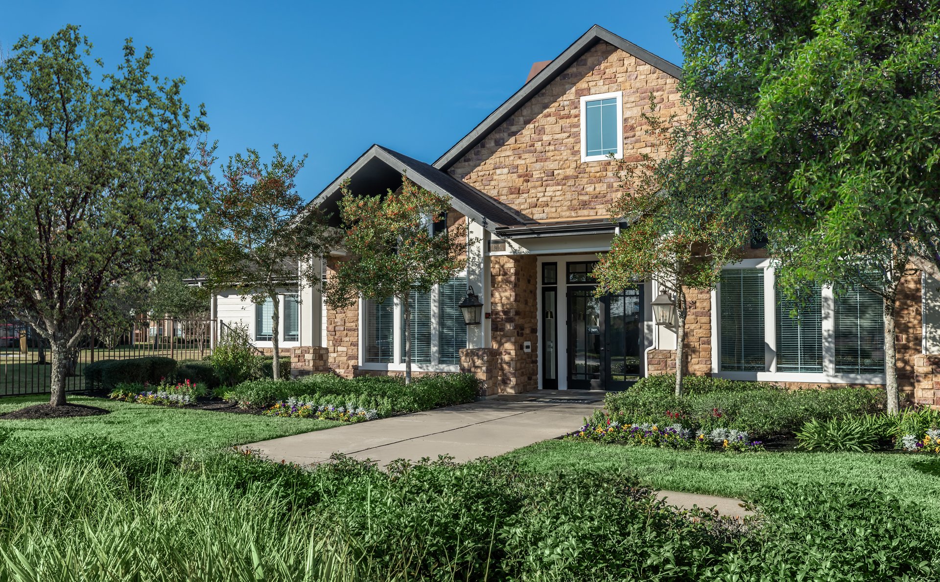 West End Lodge Apartment Living in Beaumont, TX