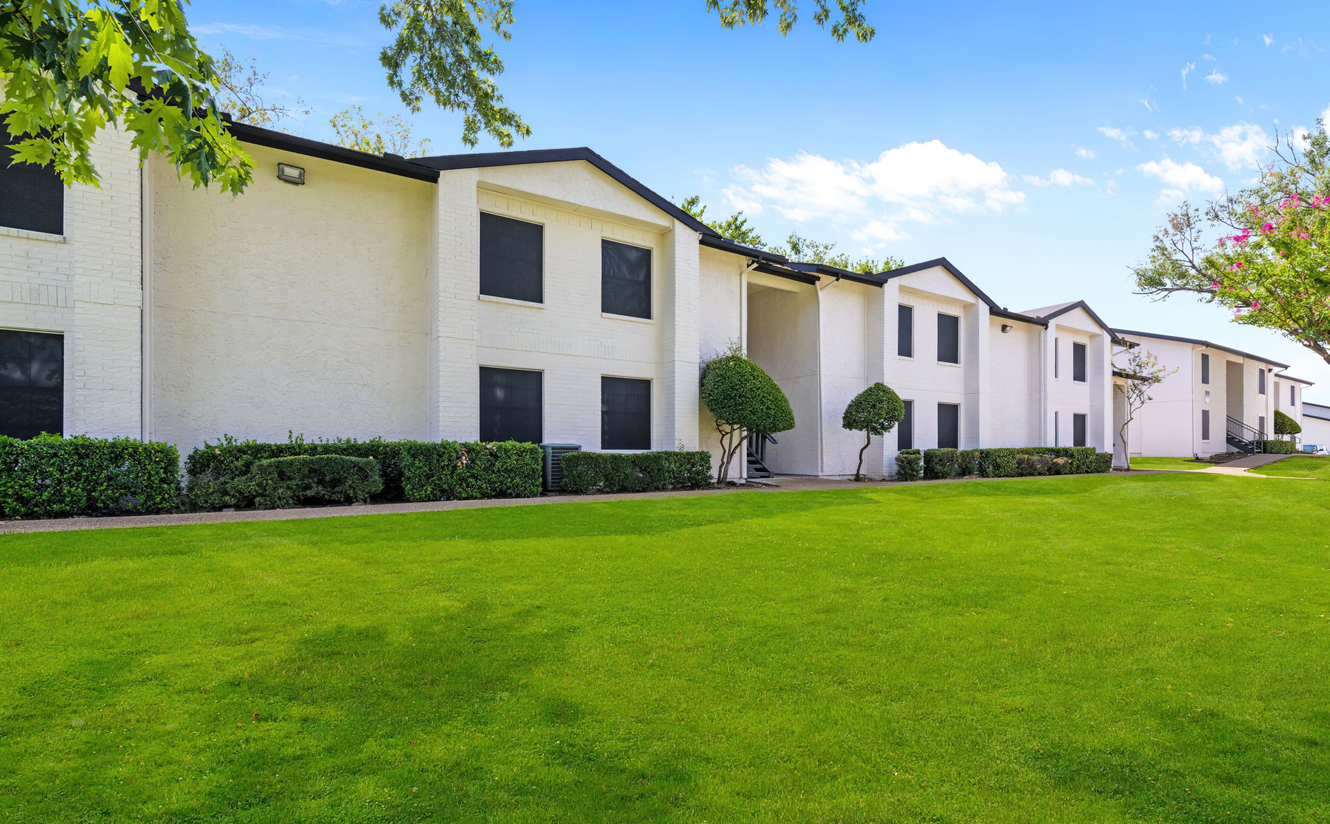 Far North Dallas Apartments Tides on Timberglen