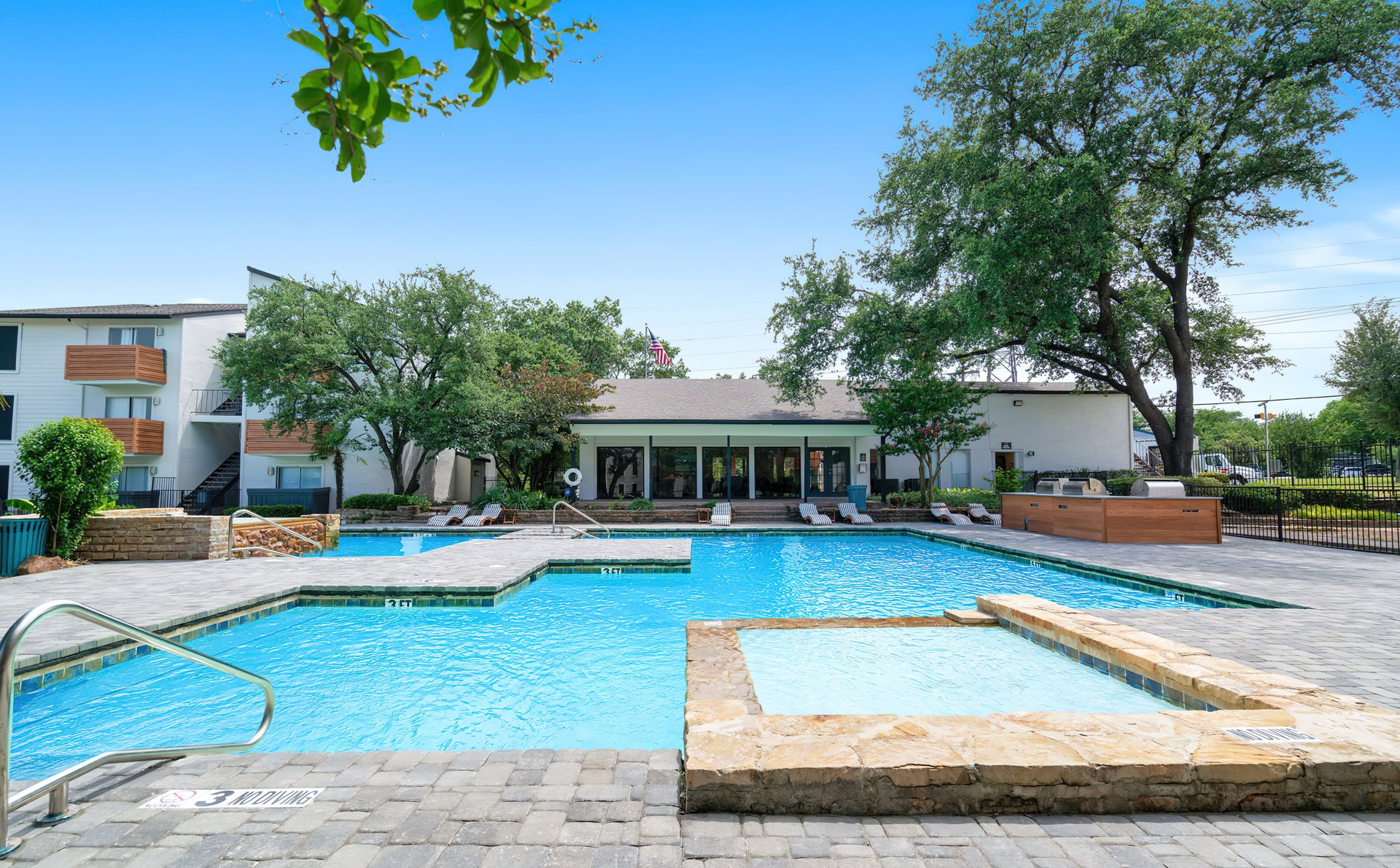 Tides on Esperanza Apartment Living in Dallas, TX