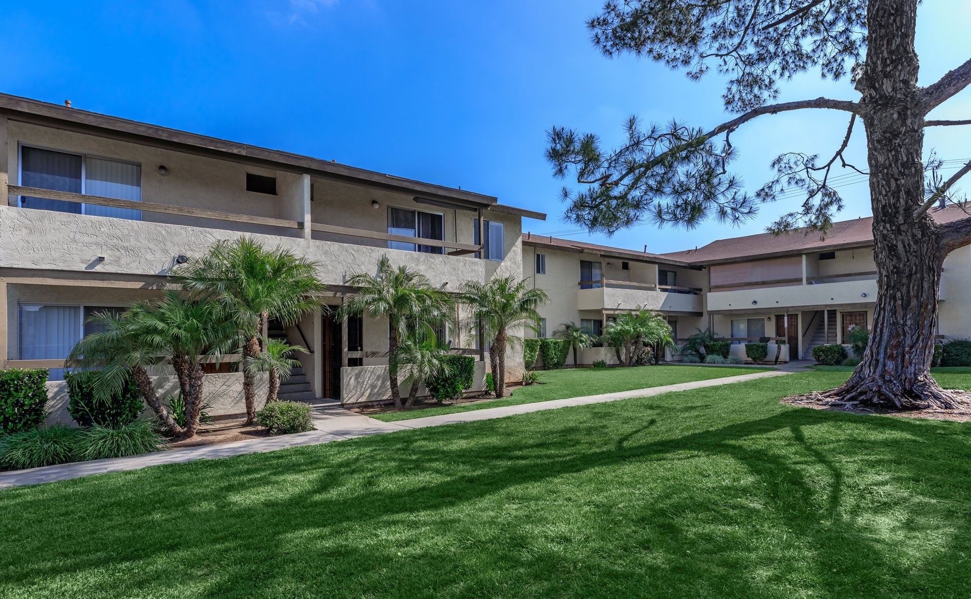 Rosewood Villas Apartment Living in El Cajon, CA