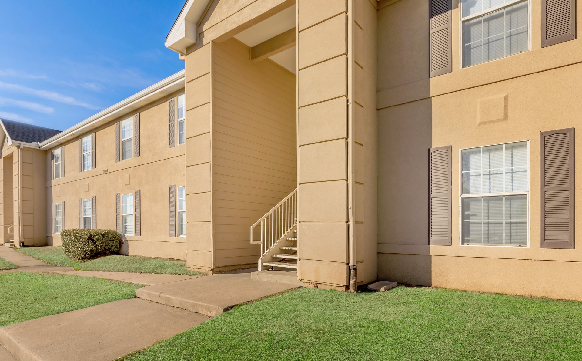 Rolling Hills at Elm Creek Apartment Living in Owasso, OK