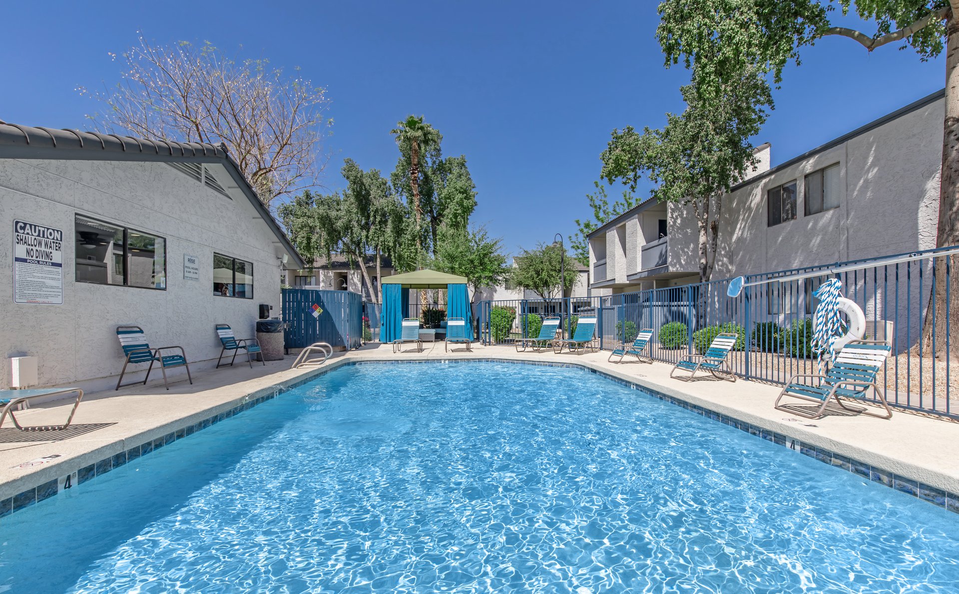 Rise on McClintock Apartment Living in Tempe, AZ