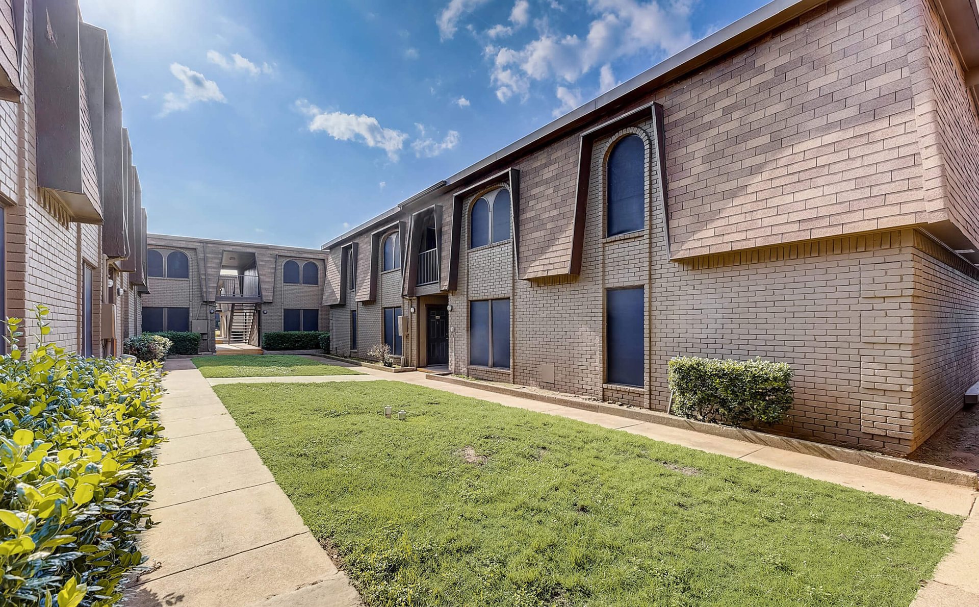 Manchester Apartment Living in Euless, TX