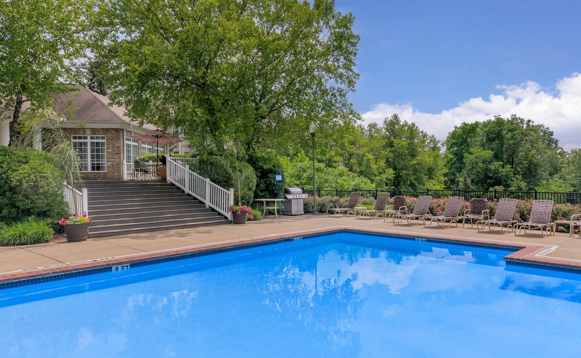 Waterford Nevillewood Apartments in Presto, PA