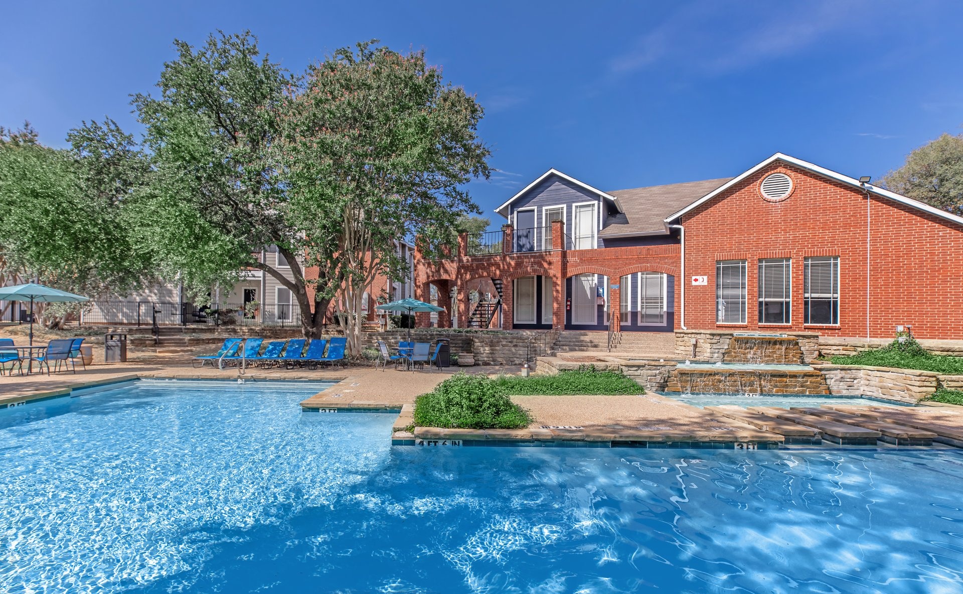 Irving Park Apartments - Apartment Living in Irving, TX